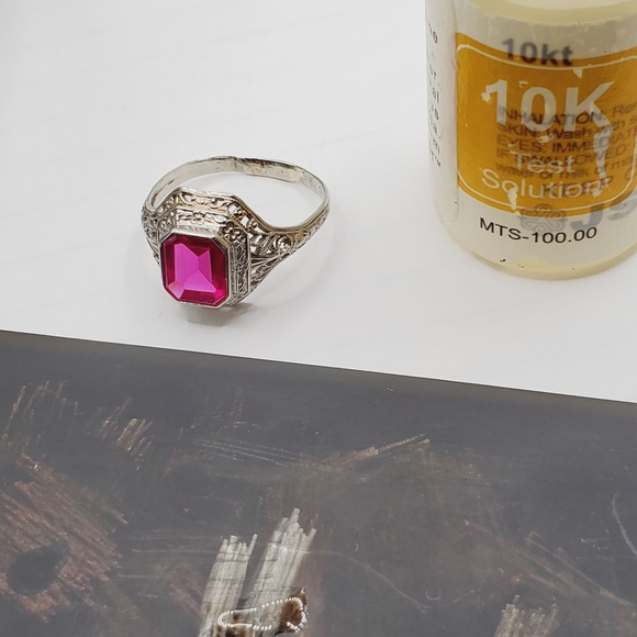 10k Solid White Gold Ruby Filigree Vintage Flower Ring - Picture 8 of 10